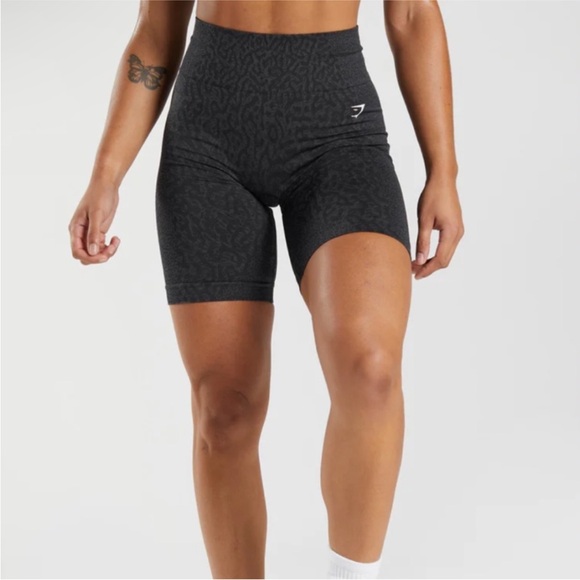 Gymshark Pants - GYMSHARK Adapt Animal Seamless Cycling Shorts - Black/ Grey marl NEW